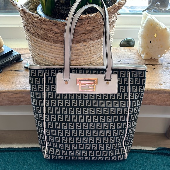 Fendi Tote Bag Rare - Picture 7 of 16